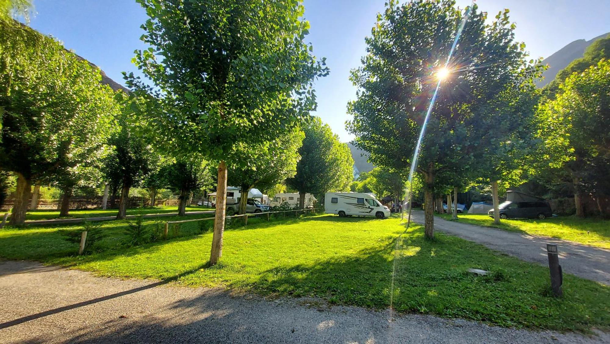 Camping Llavorsi Ngoại thất bức ảnh