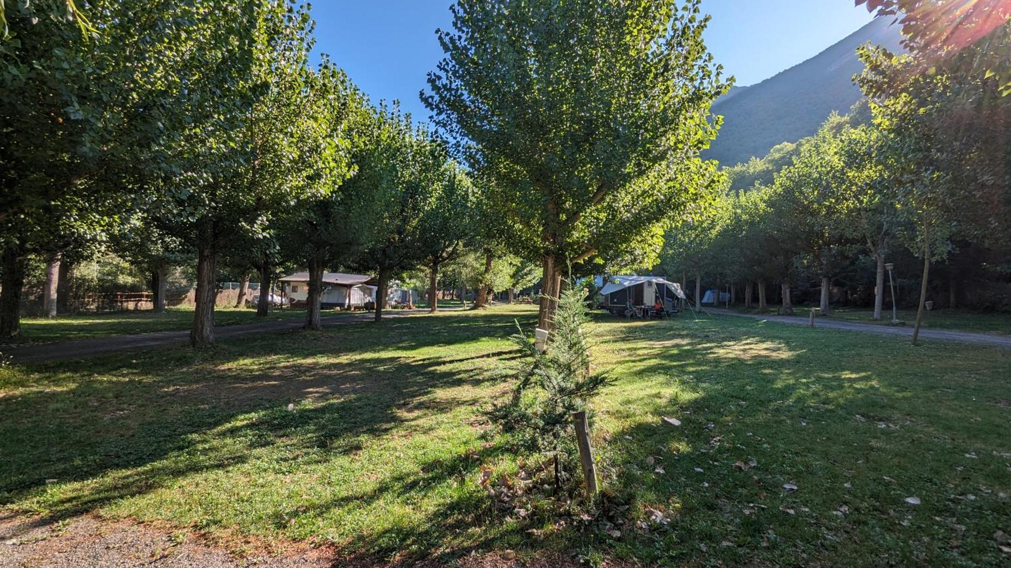 Camping Llavorsi Ngoại thất bức ảnh